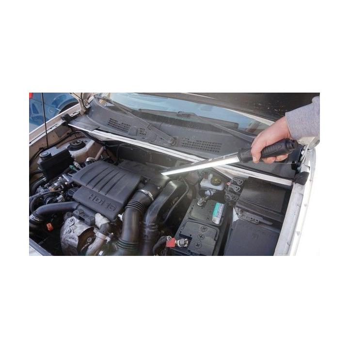Lámpara de capó LED recargable y extensible de 700 lúmenes para iluminación del motor en taller