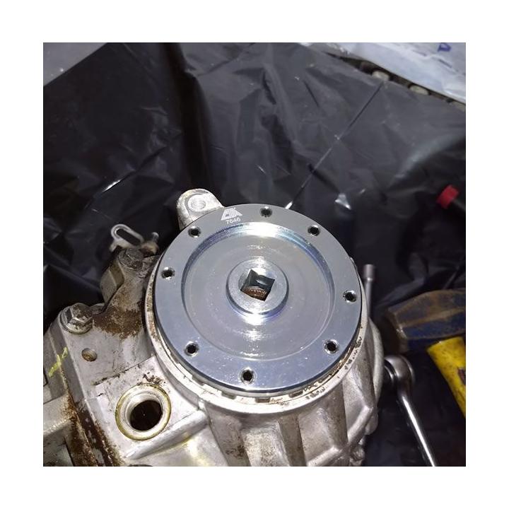 Vaso para tuerca del engranaje angular del diferencial Volvo OEM 9995371